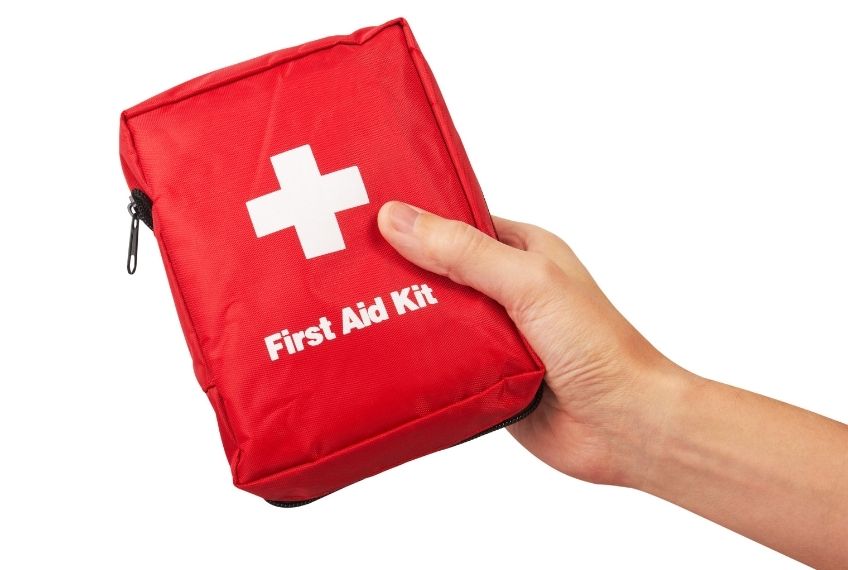 טסים לחו"ל? אתם חייבים לארוז תיק עזרה בראשונה